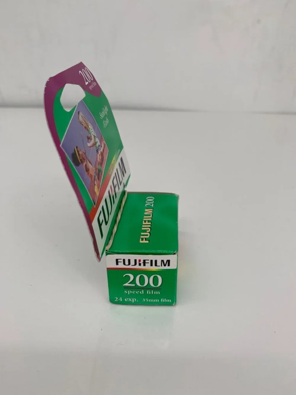 FujiFilm Single Roll 200 Speed 24 Exposure Roll 35mm Film for Color EXPIRED 08/2